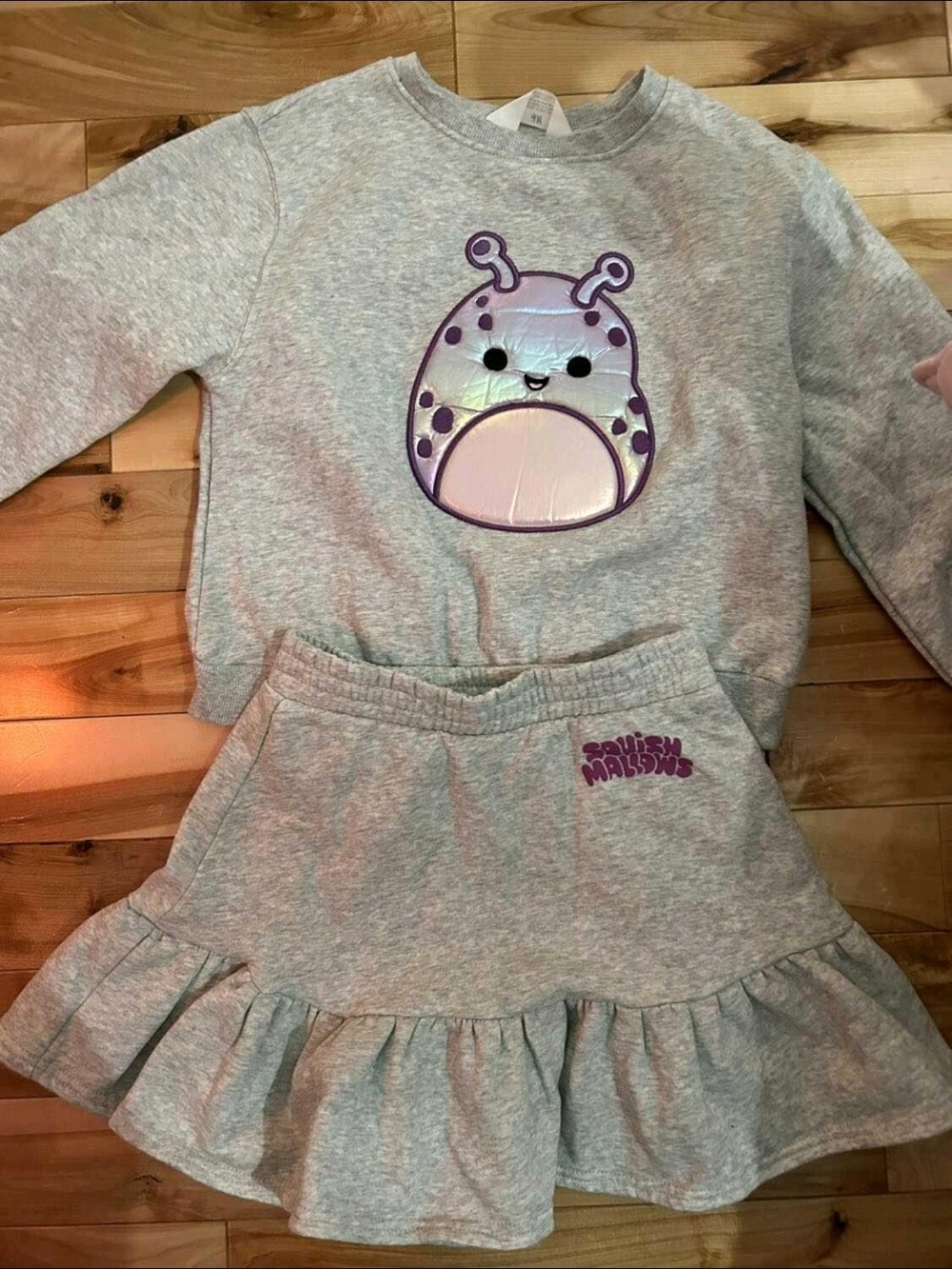 Girls H&M Squishmallows Grey Sweatshirt & Ruffle Skirt Set with Purple Accents